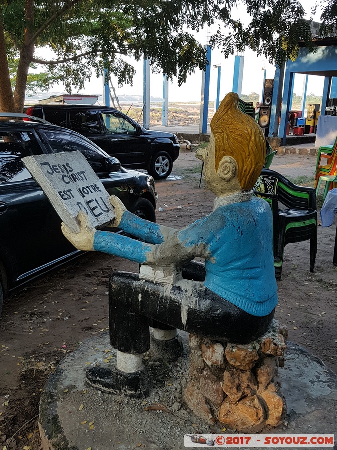 Kinshasa - Ngaliema - Chez Tintin
Mots-clés: COD geo:lat=-4.33166667 geo:lon=15.21888889 geotagged Kinshasa Kinsuka R&eacute;publique D&eacute;mocratique du Congo Ngaliema Chez Tintin sculpture