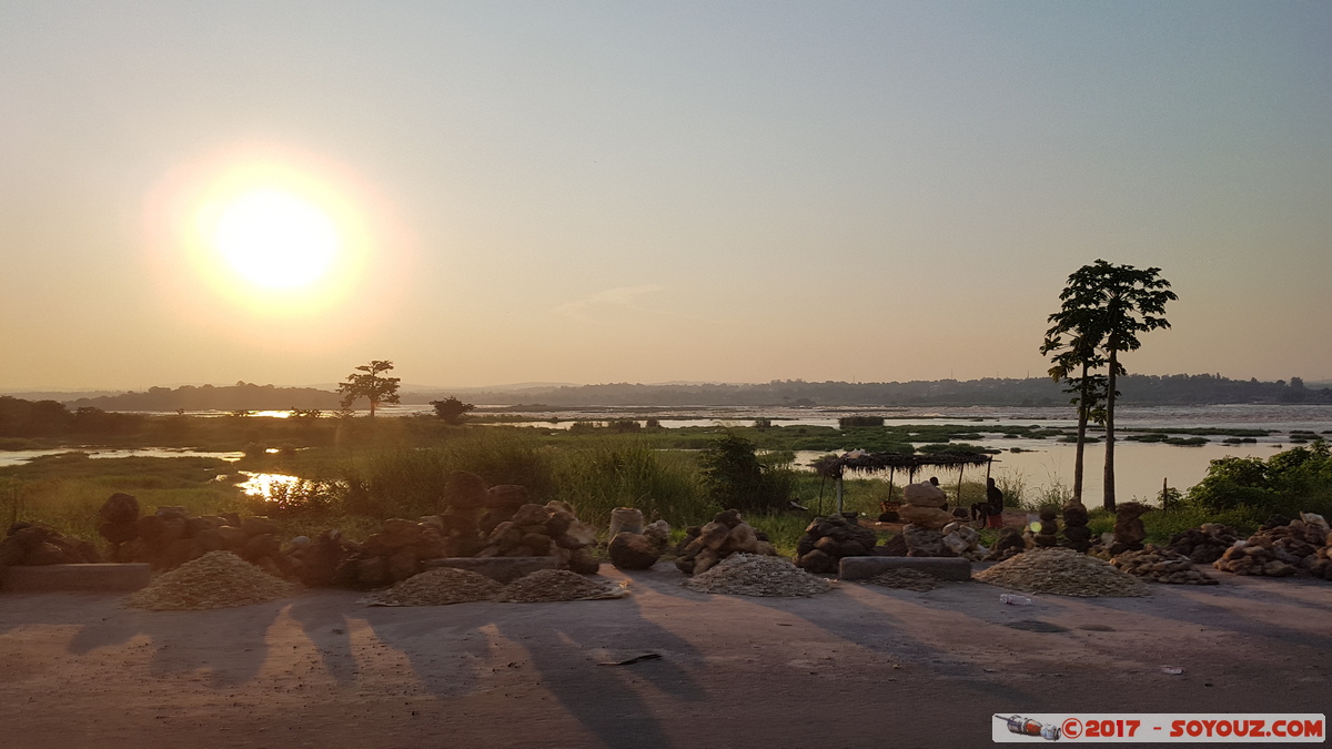 Kinshasa - Ngaliema - Avenue des Rapides
Mots-clés: COD geo:lat=-4.32833333 geo:lon=15.23583333 geotagged Kinshasa Ozone R&eacute;publique D&eacute;mocratique du Congo Riviere Congo