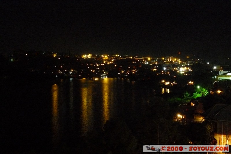 Bukavu by Night
Mots-clés: Nuit