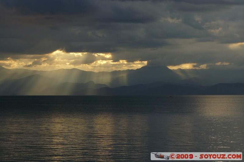 Goma - Coucher de Soleil sur le lac Kivu
Mots-clés: sunset Lac