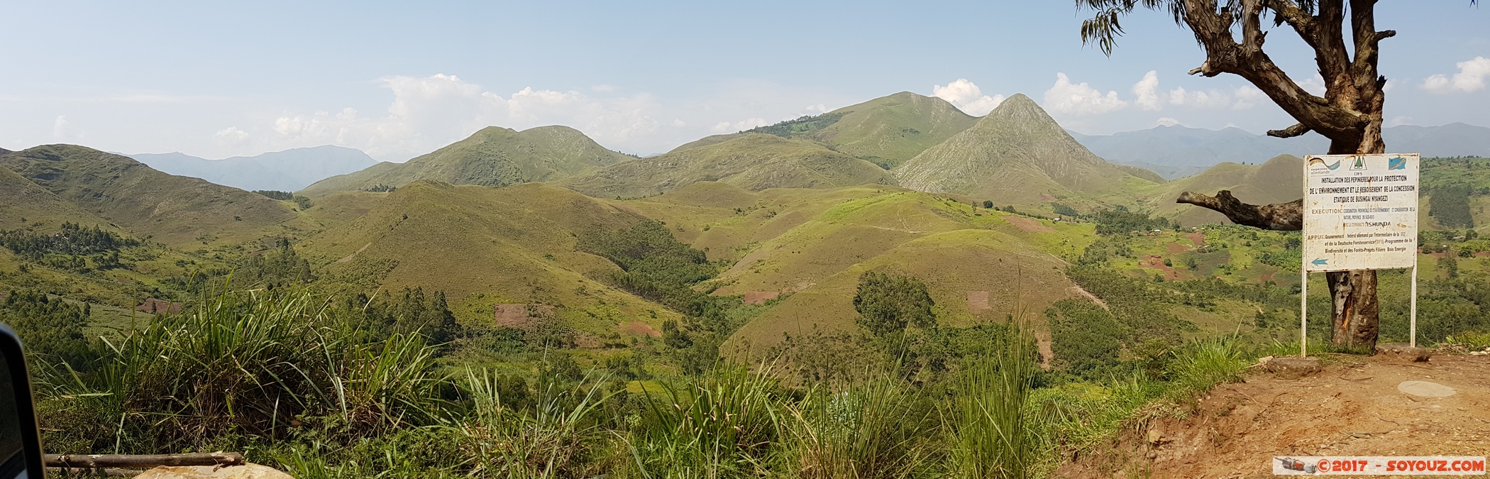 Sud Kivu - Route des Escarpements - panorama
Mots-clés: COD geo:lat=-2.69457037 geo:lon=28.89516395 geotagged Nyagezi R&eacute;publique D&eacute;mocratique du Congo Sud-Kivu Route des Escarpements panorama