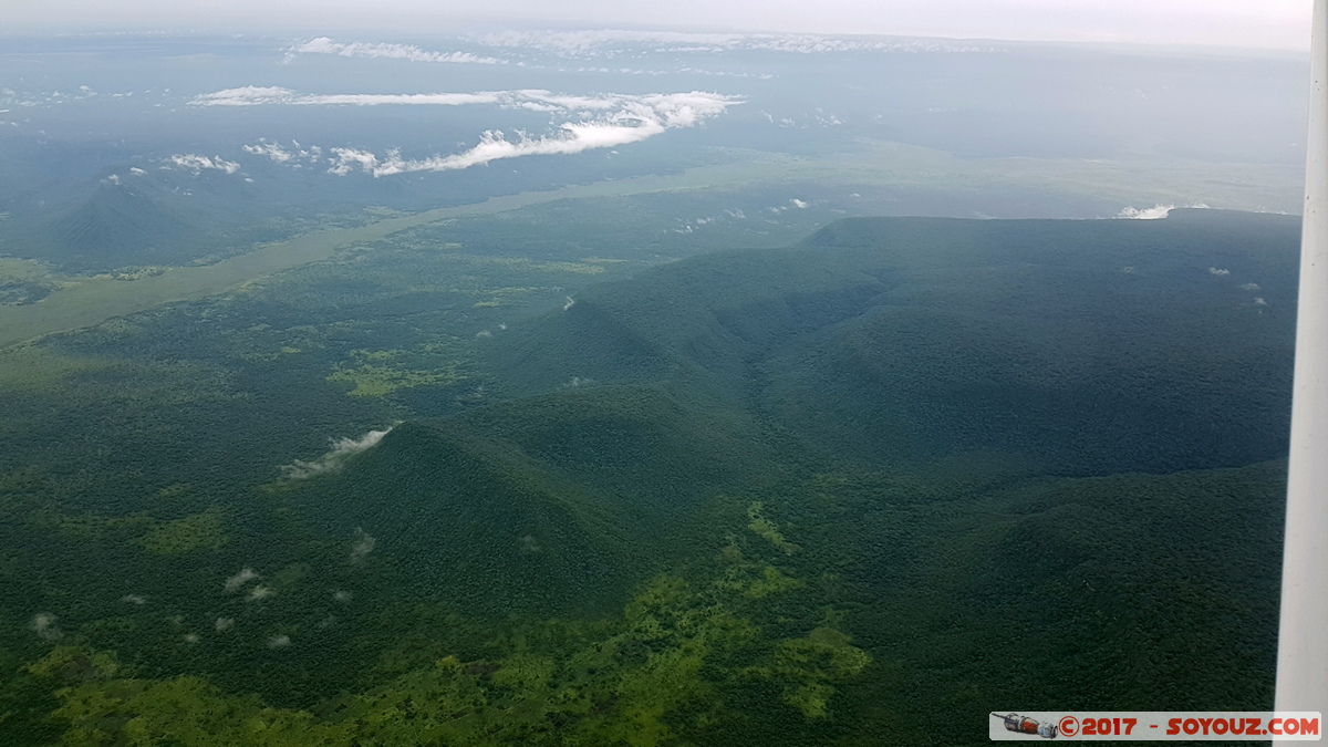 Haut Katanga - Vol Lubumbashi / Manono
Mots-clés: COD Dikusu geo:lat=-9.94555556 geo:lon=27.46305556 geotagged Haut-Katanga R&eacute;publique D&eacute;mocratique du Congo vue aerienne