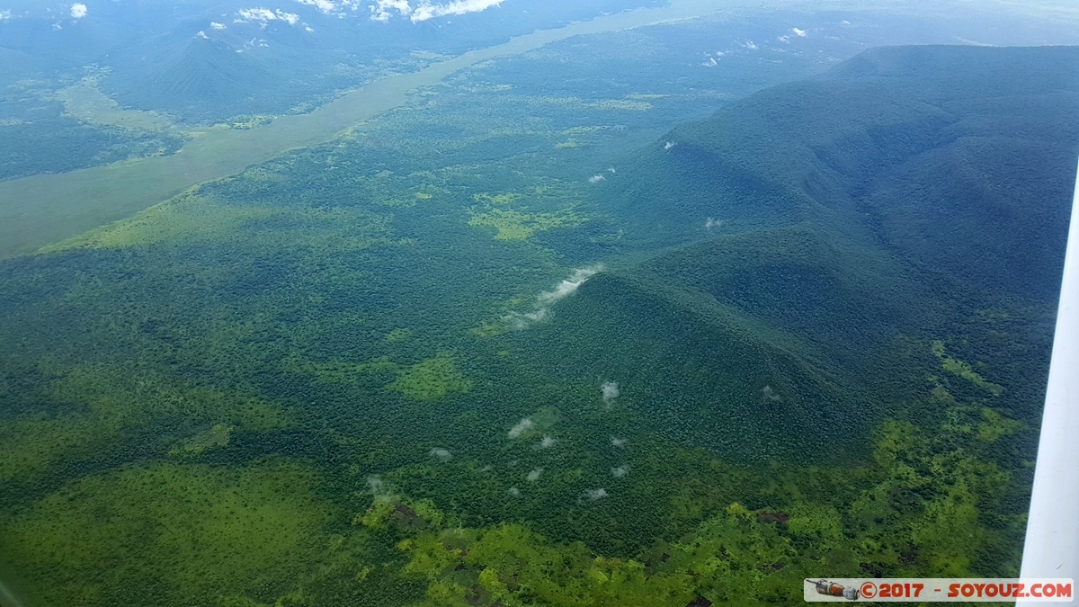 Haut Katanga - Vol Lubumbashi / Manono
Mots-clés: COD Dikusu geo:lat=-9.93305556 geo:lon=27.46277778 geotagged Haut-Katanga R&eacute;publique D&eacute;mocratique du Congo vue aerienne