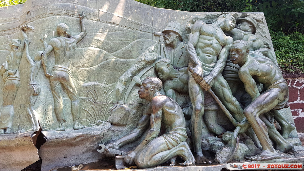 Kinshasa - Parc Pr&eacute;sidentiel - Sculptures coloniales
Mots-clés: COD geo:lat=-4.32888889 geo:lon=15.25083333 geotagged Kinshasa Leopoldville Ouest R&eacute;publique D&eacute;mocratique du Congo Parc Pr&eacute;sidentiel - Mont Ngaliema sculpture