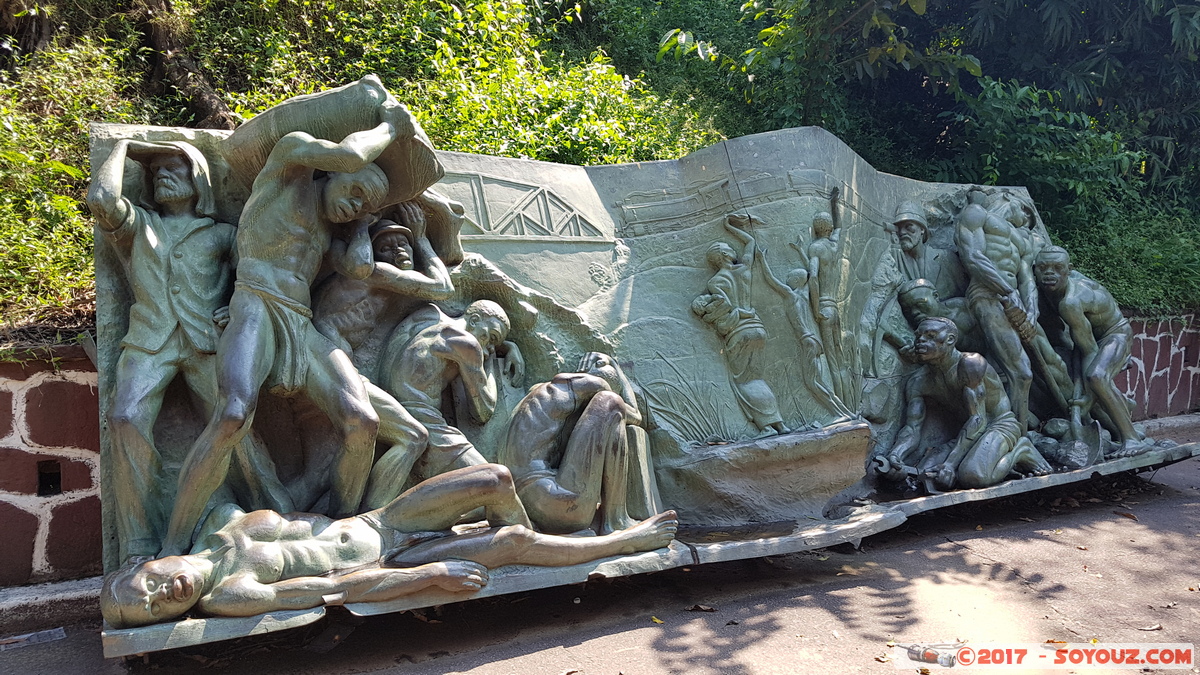 Kinshasa - Parc Pr&eacute;sidentiel - Sculptures coloniales
Mots-clés: COD geo:lat=-4.32888889 geo:lon=15.25055556 geotagged Kinshasa Leopoldville Ouest R&eacute;publique D&eacute;mocratique du Congo Parc Pr&eacute;sidentiel - Mont Ngaliema sculpture