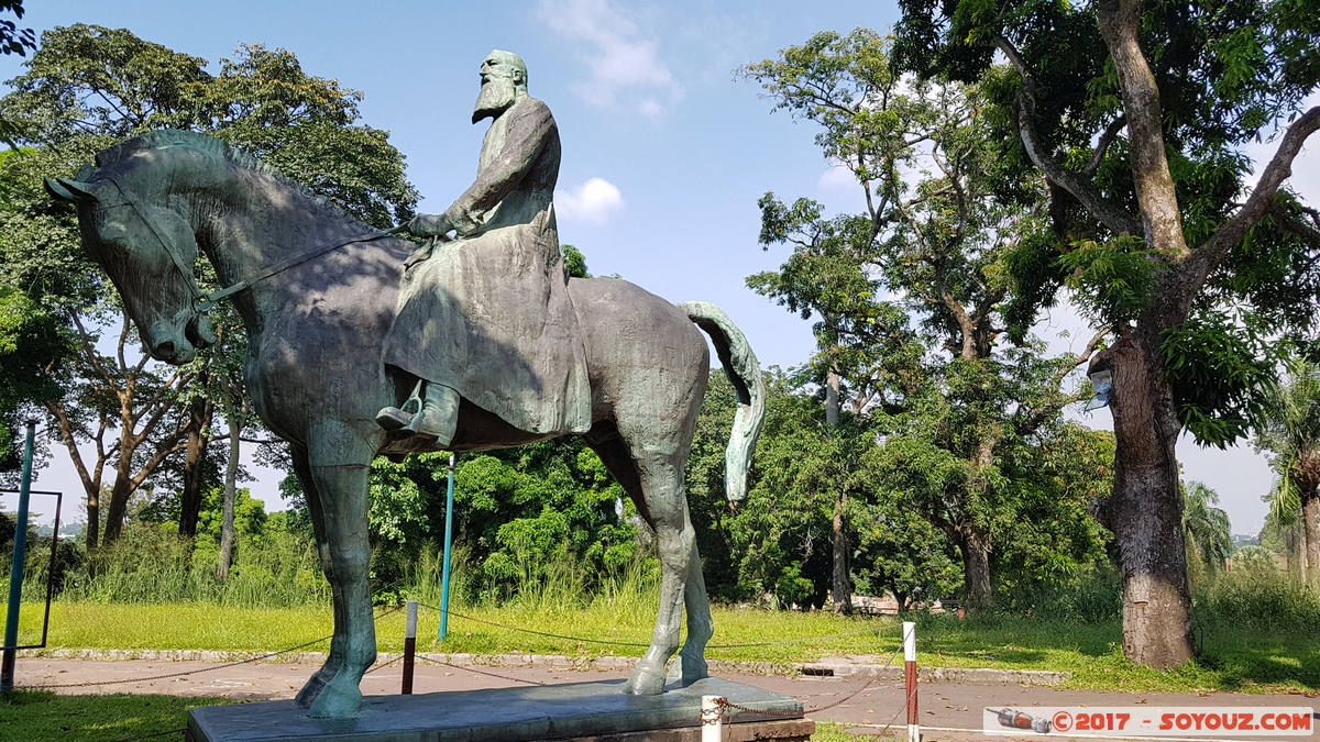 Kinshasa - Parc Pr&eacute;sidentiel - L&eacute;opold II (roi des Belges)
Mots-clés: COD geo:lat=-4.32916667 geo:lon=15.25055556 geotagged Kinshasa Leopoldville Ouest R&eacute;publique D&eacute;mocratique du Congo Parc Pr&eacute;sidentiel - Mont Ngaliema sculpture statue L&eacute;opold II (roi des Belges)