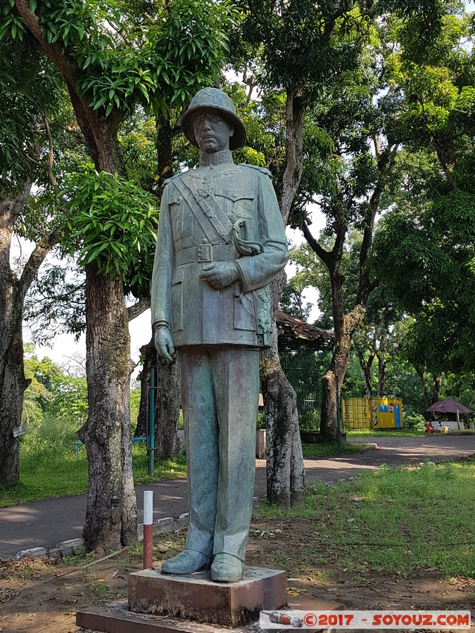 Kinshasa - Parc Pr&eacute;sidentiel - Albert Ier
Mots-clés: COD geo:lat=-4.32906430 geo:lon=15.25079906 geotagged Kinshasa Leopoldville Ouest R&eacute;publique D&eacute;mocratique du Congo Parc Pr&eacute;sidentiel - Mont Ngaliema sculpture statue Albert Ier