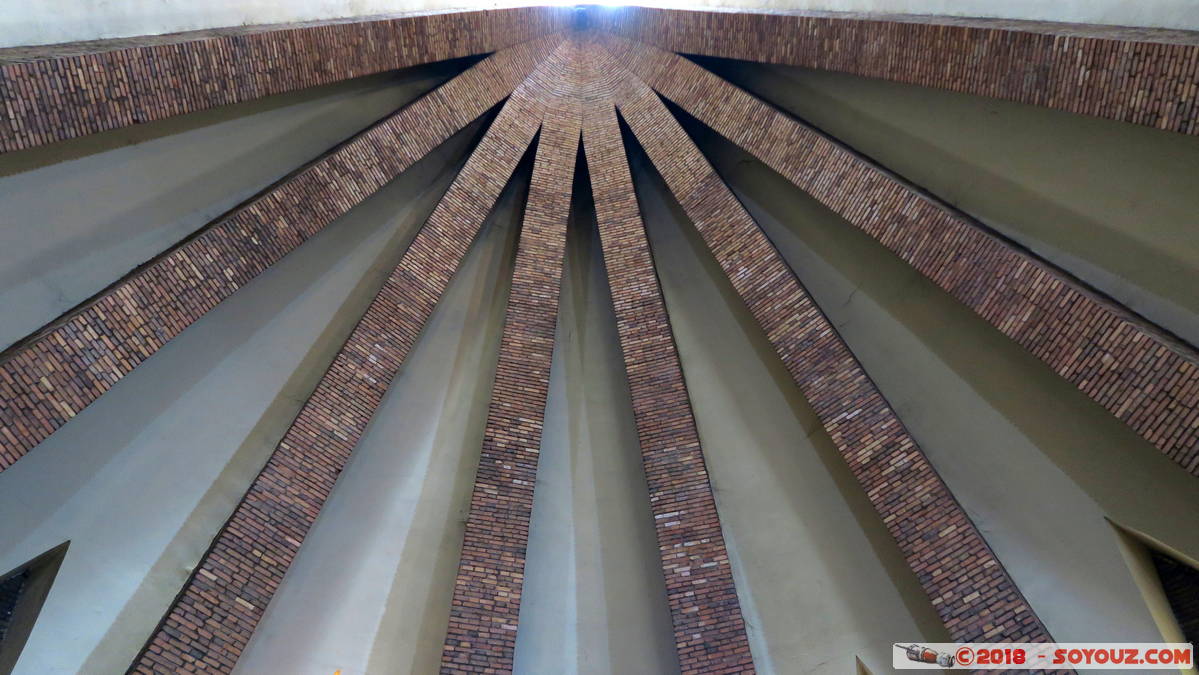 Brazzaville - Basilique St. Anne
Mots-clés: Brazzaville COG geo:lat=-4.26845987 geo:lon=15.28437037 geotagged R&eacute;publique du Congo Congo Basilique St. Anne Eglise