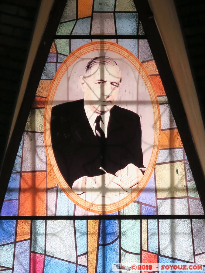 Brazzaville - Basilique St. Anne - g&eacute;n&eacute;ral de Gaulle
Mots-clés: Brazzaville COG geo:lat=-4.26852673 geo:lon=15.28446693 geotagged R&eacute;publique du Congo Congo Basilique St. Anne Eglise