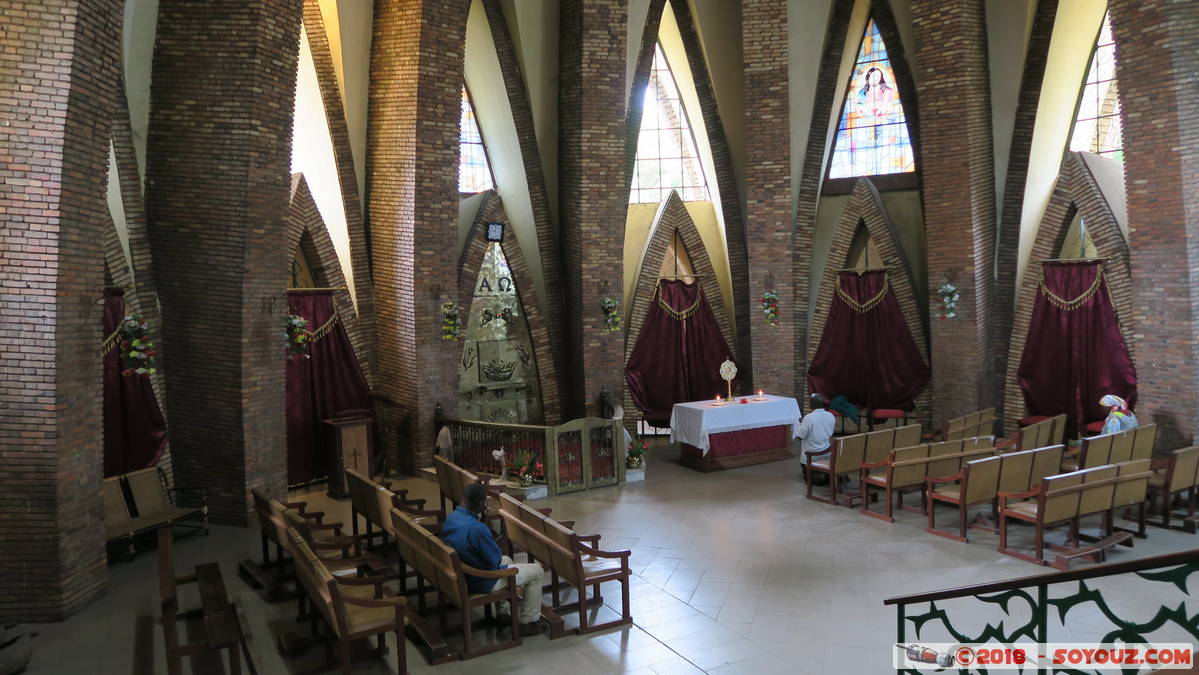 Brazzaville - Basilique St. Anne
Mots-clés: Brazzaville COG geo:lat=-4.26852673 geo:lon=15.28446693 geotagged R&eacute;publique du Congo Congo Basilique St. Anne Eglise