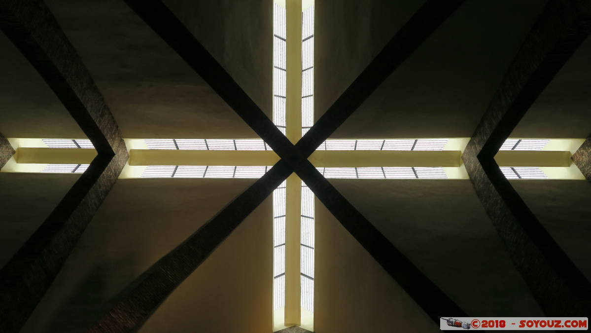 Brazzaville - Basilique St. Anne
Mots-clés: Brazzaville COG geo:lat=-4.26852673 geo:lon=15.28446693 geotagged R&eacute;publique du Congo Congo Basilique St. Anne Eglise