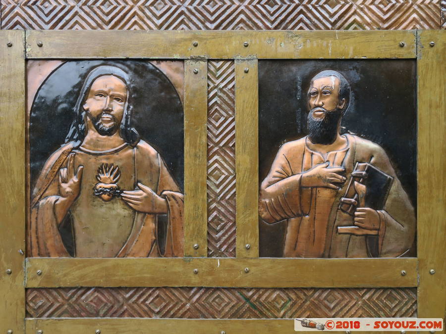 Brazzaville - Basilique St. Anne
Mots-clés: Brazzaville COG geo:lat=-4.26834218 geo:lon=15.28425771 geotagged R&eacute;publique du Congo Congo Basilique St. Anne Eglise Bas relief