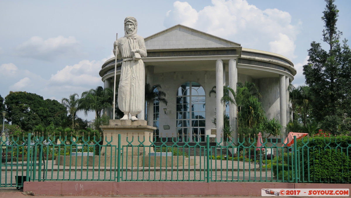 Brazzaville - Mausol&eacute;e Pierre Savorgnan de Brazza
Mots-clés: Brazzaville COG geo:lat=-4.27798658 geo:lon=15.27924925 geotagged R&eacute;publique du Congo Mausol&eacute;e Pierre Savorgnan de Brazza statue