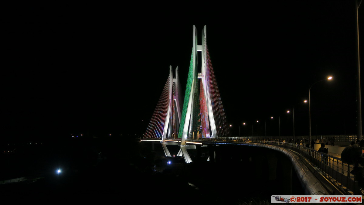 Brazzaville by night - Pont du 15 aout 1960
Mots-clés: Brazzaville COG geo:lat=-4.28238116 geo:lon=15.27211189 geotagged R&eacute;publique du Congo Pont du 15 aout 1960 Pont Nuit