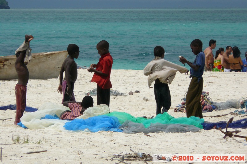 Zanzibar - Kendwa - Children playing
Mots-clés: plage mer personnes