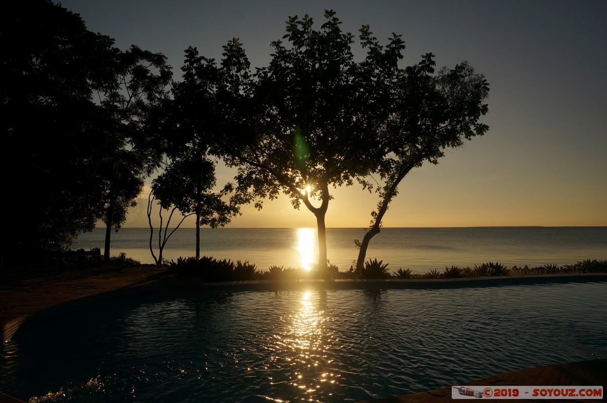 Zanzibar - Dimbani - Sunset
Mots-clés: Dimbani Tanzanie TZA Zanzibar Central/South Zanzibar Mer Piscine Karamba Resort sunset soleil Arbres