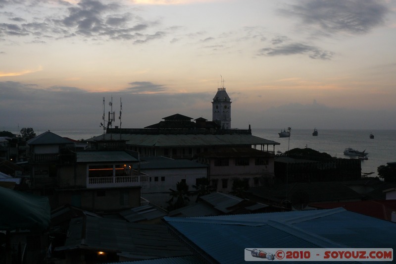 Zanzibar - View of Stone Town from 236 Hurumzi Hotel tower top
Mots-clés: sunset