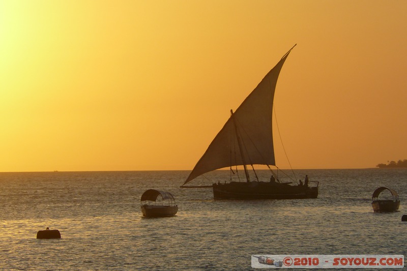 Zanzibar - Stone Town - Sunset
Mots-clés: bateau sunset