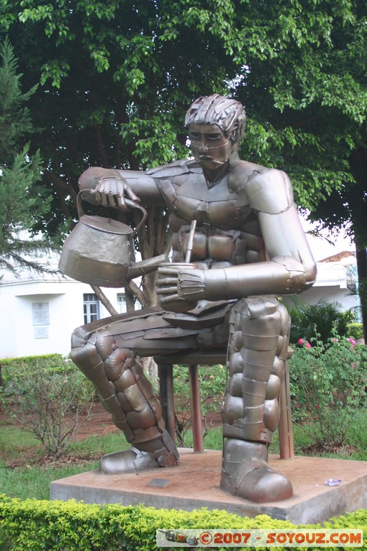 Posadas - statue buveur de maté
