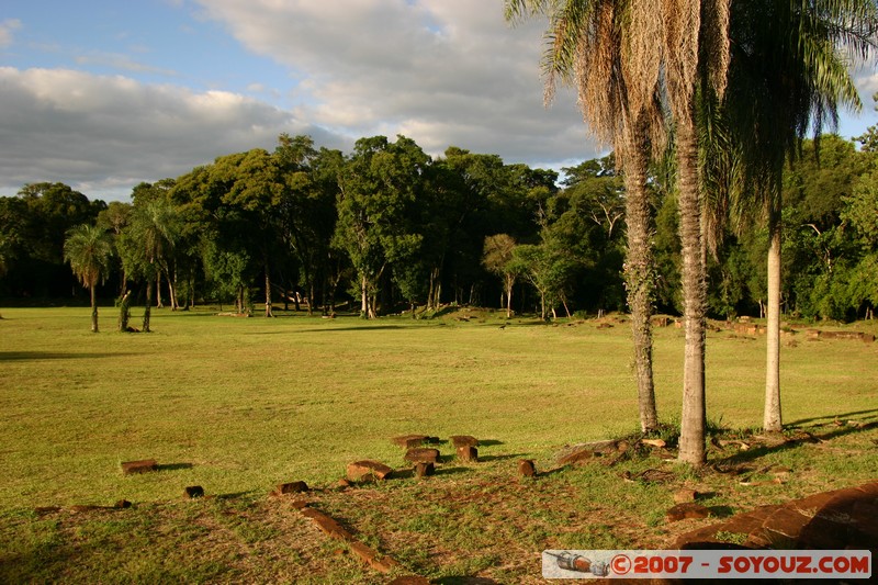 Ruines Mission Santa Ana - Plaza
