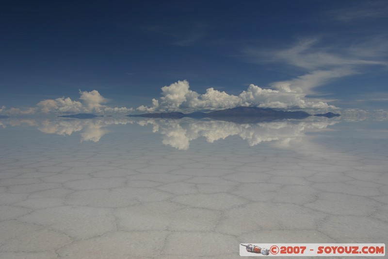Salar de Uyuni- reflets sur le Salar pendant la saison des pluies
