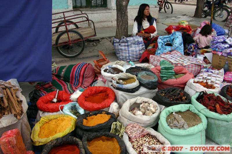 Uyuni - marché à proximité de la gare
Mots-clés: personnes March