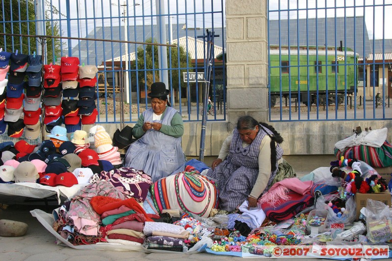 Uyuni - marché à proximité de la gare
Mots-clés: personnes March