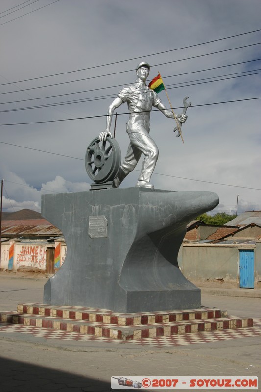 Uyuni - Monument à la gloire des chemins de fers nationaux
