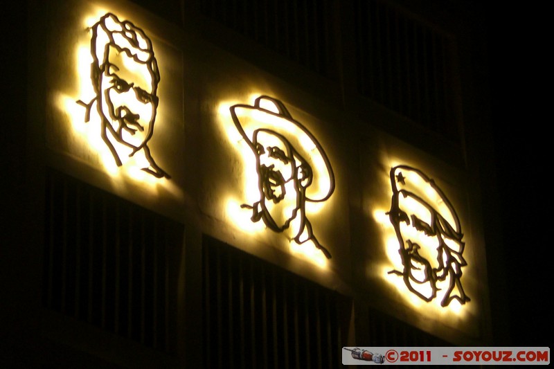 La Havane de noche - Marti, Camilo Cienfuegos y Che Guevara
Mots-clés: Centro Habana Ciudad de La Habana CUB Cuba geo:lat=23.14352682 geo:lon=-82.35621929 geotagged Nuit La Habana Vieja che Guevara Communisme