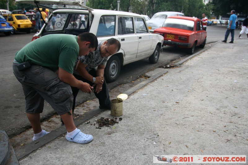 Centro Habana - Mec&Atilde;&iexcl;nico
Mots-clés: Centro Habana Ciudad de La Habana CUB Cuba geo:lat=23.13322795 geo:lon=-82.36061303 geotagged personnes voiture