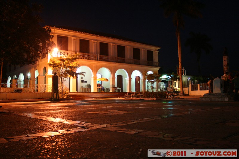 Vinales
Mots-clés: CUB Cuba geo:lat=22.61651655 geo:lon=-83.70909333 geotagged Pinar del RÃ­o ViÃ±ales Nuit