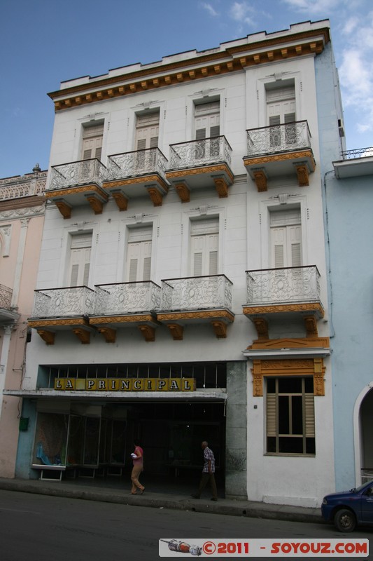 Sancti Spiritus - Plaza Serafi­n Sanchez - La Principal
Mots-clés: CUB Cuba geo:lat=21.92736086 geo:lon=-79.44304364 geotagged Colonial Espagnol Commerce