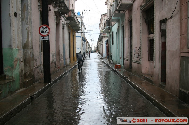 Camaguey - Calle despues de la lluvia
Mots-clés: CamagÃ¼ey CUB Cuba geo:lat=21.38759060 geo:lon=-77.91507266 geotagged patrimoine unesco