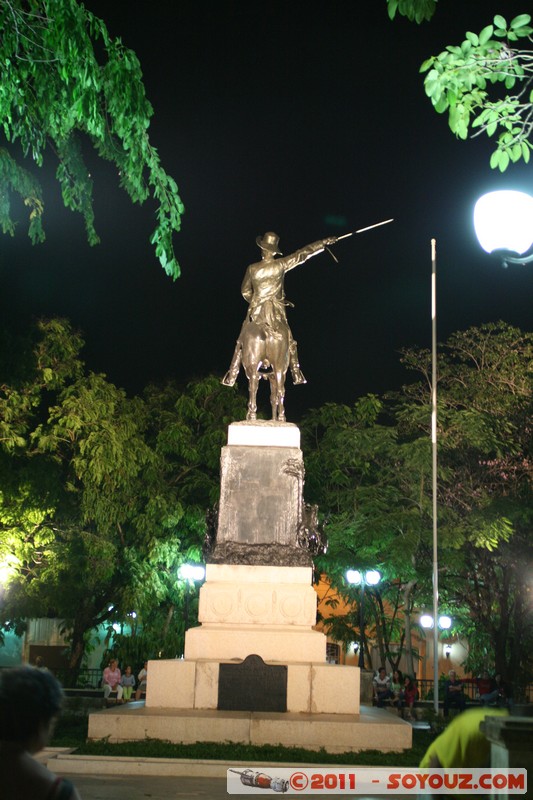 Camaguey de noche - Parque Agramonte
Mots-clés: Camag&Atilde;&frac14;ey CUB Cuba geo:lat=21.37882153 geo:lon=-77.91866541 geotagged patrimoine unesco Nuit statue