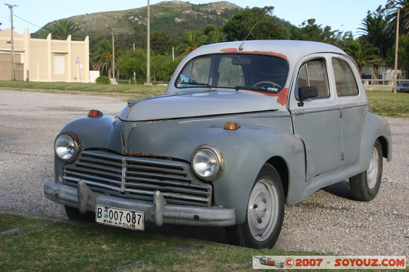 Peugeot 203
Mots-clés: voiture