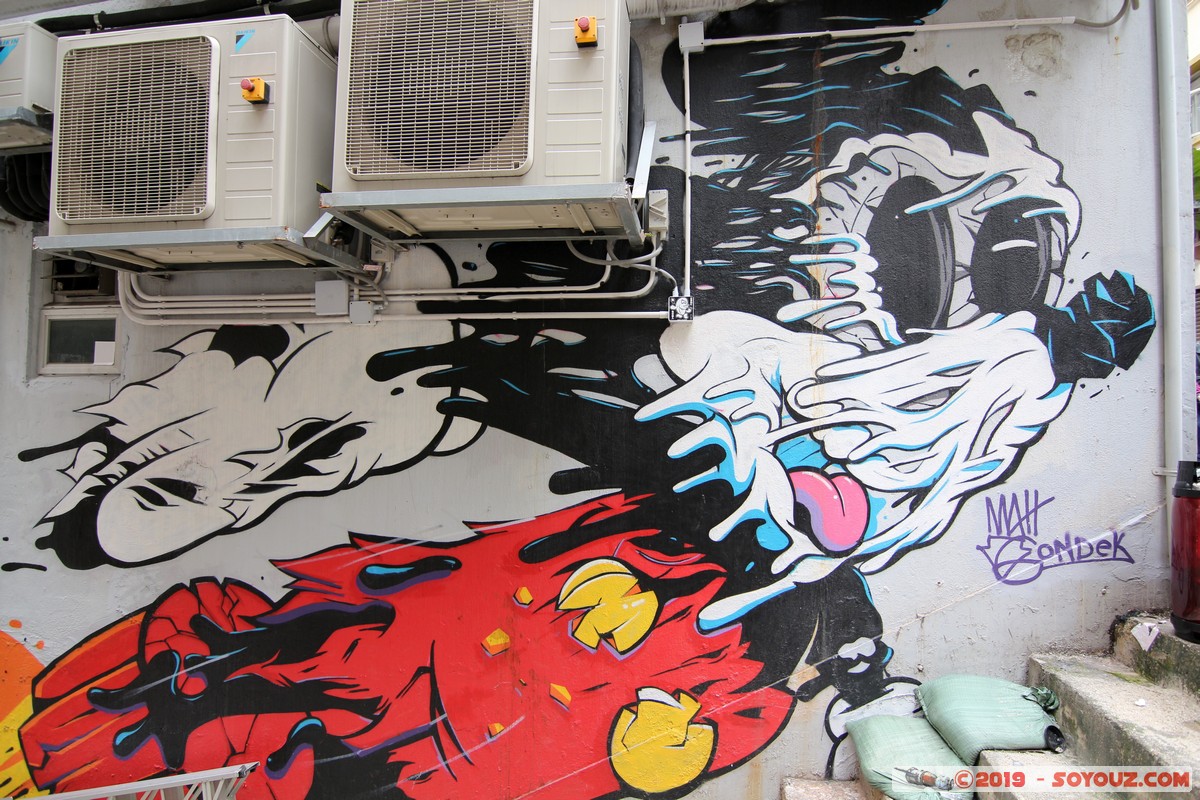 Hong Kong - Tai Ping Shan - Mickey
Mots-clés: Central and Western geo:lat=22.28529833 geo:lon=114.14916286 geotagged HKG Hong Kong Mid Levels Tai Ping Shan Graffiti