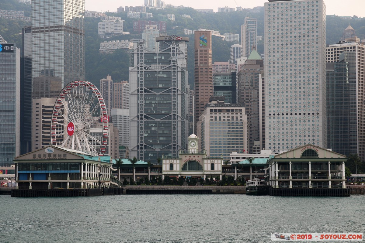 Hong Kong - Victoria Harbour - Star Ferry Pier
Mots-clés: Central Central and Western geo:lat=22.29021200 geo:lon=114.16268967 geotagged HKG Hong Kong Victoria Harbour Star Ferry Pier Grande roue skyscraper Jardine House