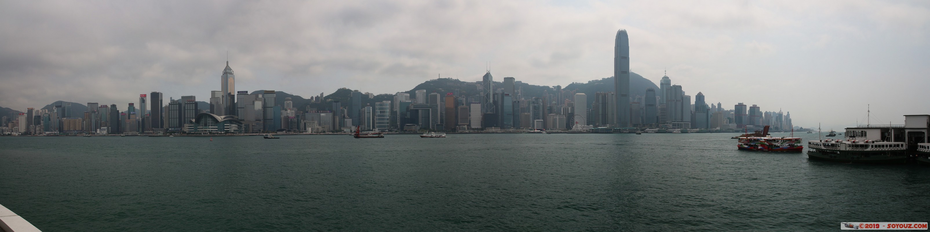 Hong Kong - Panorama from Kowloon
Mots-clés: geo:lat=22.29299833 geo:lon=114.16957246 geotagged HKG Hong Kong Tsim Sha Tsui Yau Tsim Mong Kowloon Public Pier panorama skyscraper skyline Victoria Harbour bateau International Commerce Centre