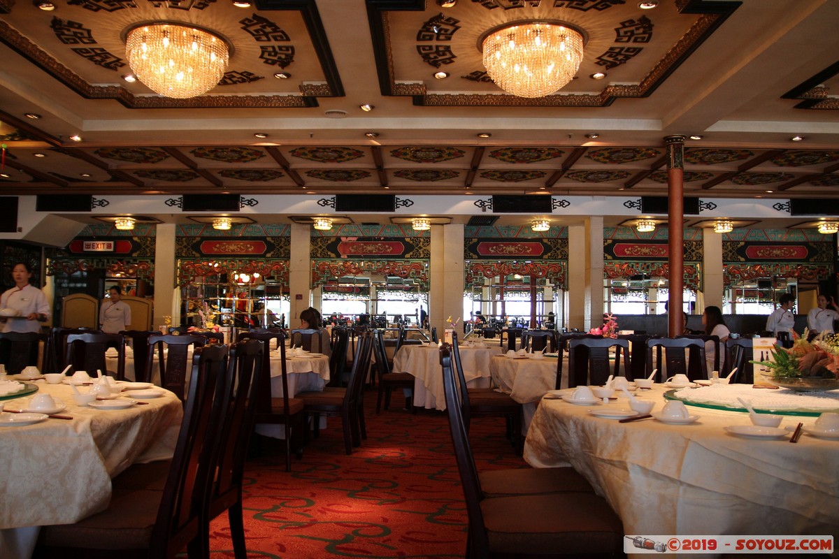 Hong Kong - Wong Chuk Hang - Jumbo Floating Restaurant
Mots-clés: geo:lat=22.24345024 geo:lon=114.16190898 geotagged HKG Hong Kong Shek Pai Wan Resettlement Estate Southern Aberdeen Jumbo Floating Restaurant bateau Wong Chuk Hang