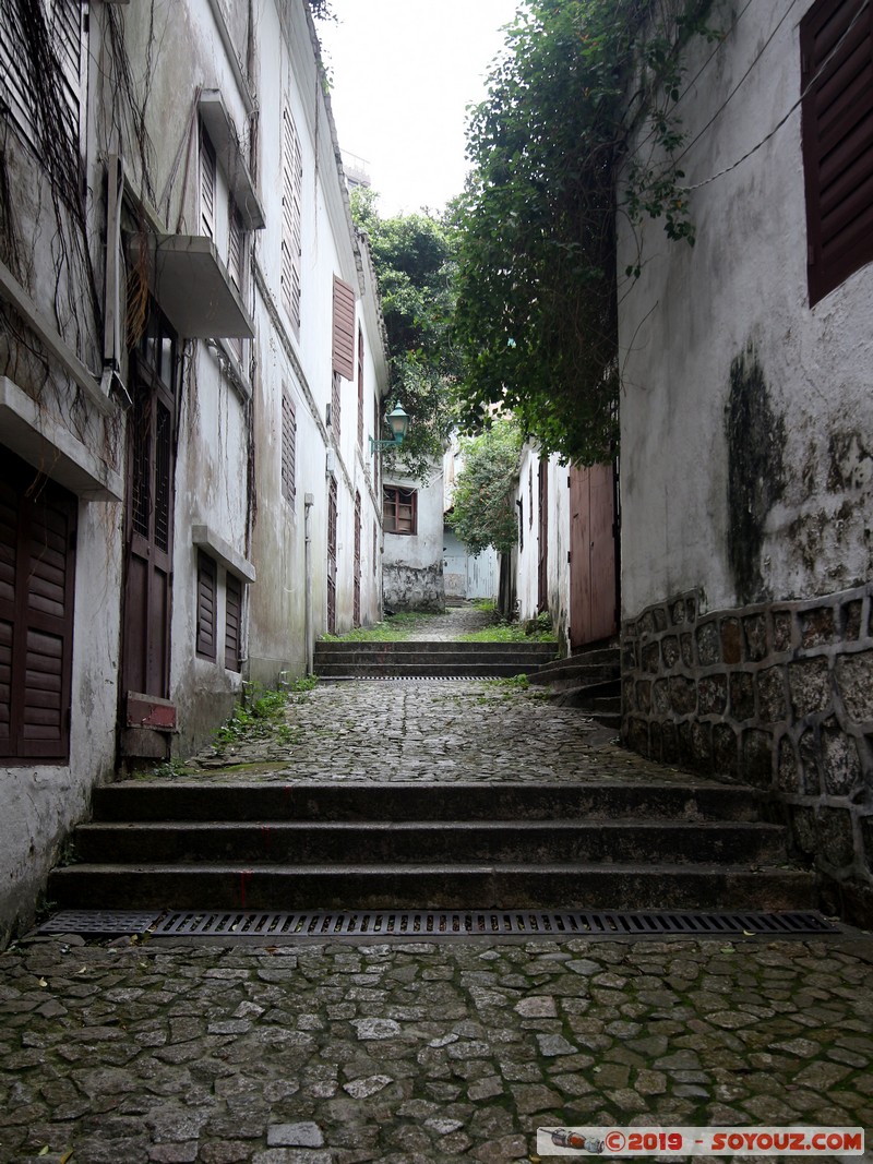 Macao - Calcada do Lilau
Mots-clés: Chine CHN geo:lat=22.18842449 geo:lon=113.53475403 geotagged Guangdong Sheng Macao S&atilde;o Louren&ccedil;o patrimoine unesco Calcada do Lilau Cal&ccedil;ada da Barra