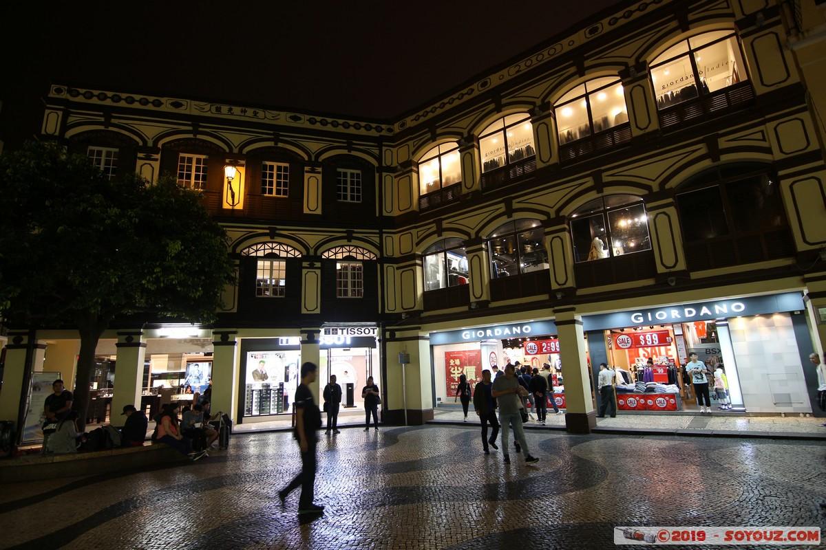 Macao by night - Largo do Senado
Mots-clés: geo:lat=22.19442055 geo:lon=113.54047537 geotagged MAC Macao Nuit patrimoine unesco Largo do Senado