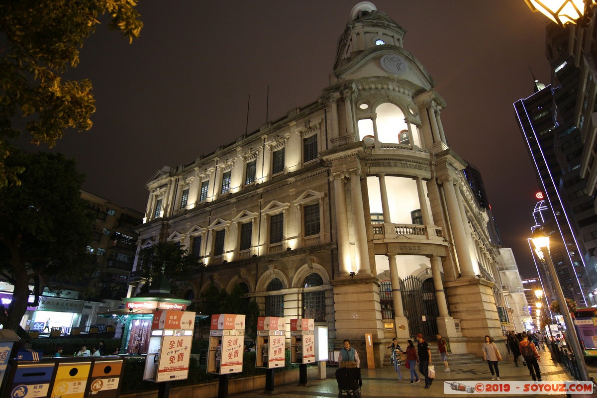 Macao by night - Correios e Telegrafos
Mots-clés: geo:lat=22.19335016 geo:lon=113.53991210 geotagged MAC Macao Nuit patrimoine unesco Correios e Telegrafos Largo do Senado