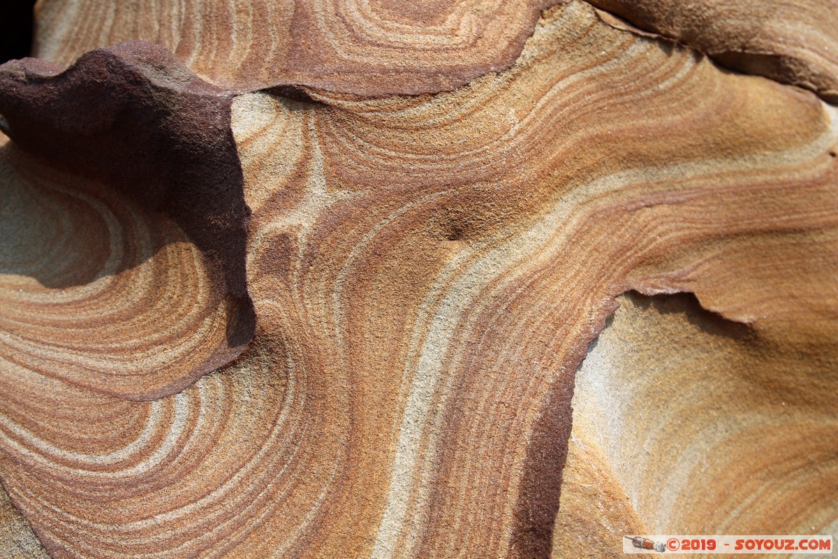 Wanli - Yehliu - Camel Mountain
Mots-clés: geo:lat=25.20272853 geo:lon=121.69440418 geotagged Taipeh Taiwan TWN Yeliu New Taipei Wanli District Yehliu