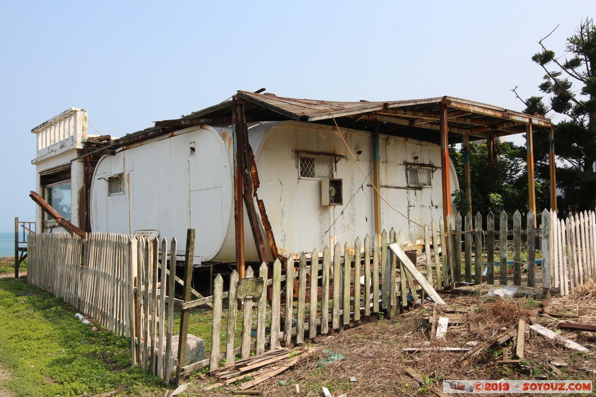 Wanli - UFO Village
Mots-clés: geo:lat=25.18799480 geo:lon=121.68574706 geotagged Meilun Taipeh Taiwan TWN New Taipei UFO Village Futuro House Venturo House