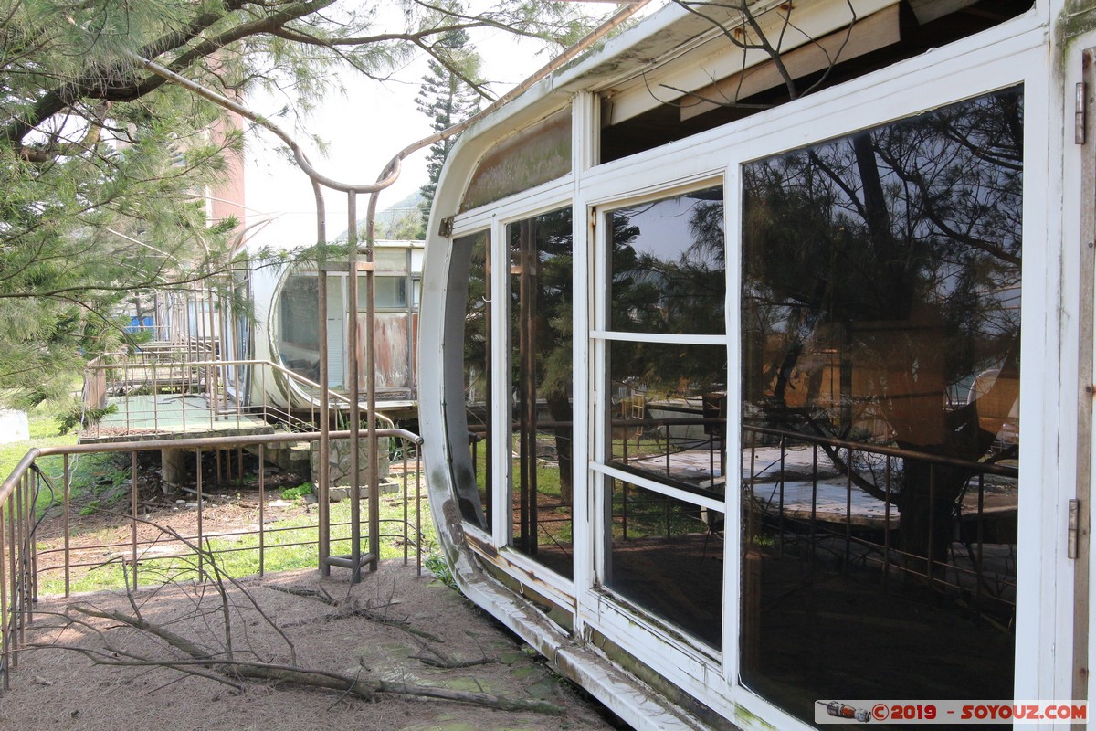 Wanli - UFO Village
Mots-clés: geo:lat=25.18685645 geo:lon=121.68576047 geotagged Meilun Taipeh Taiwan TWN New Taipei UFO Village Futuro House Venturo House