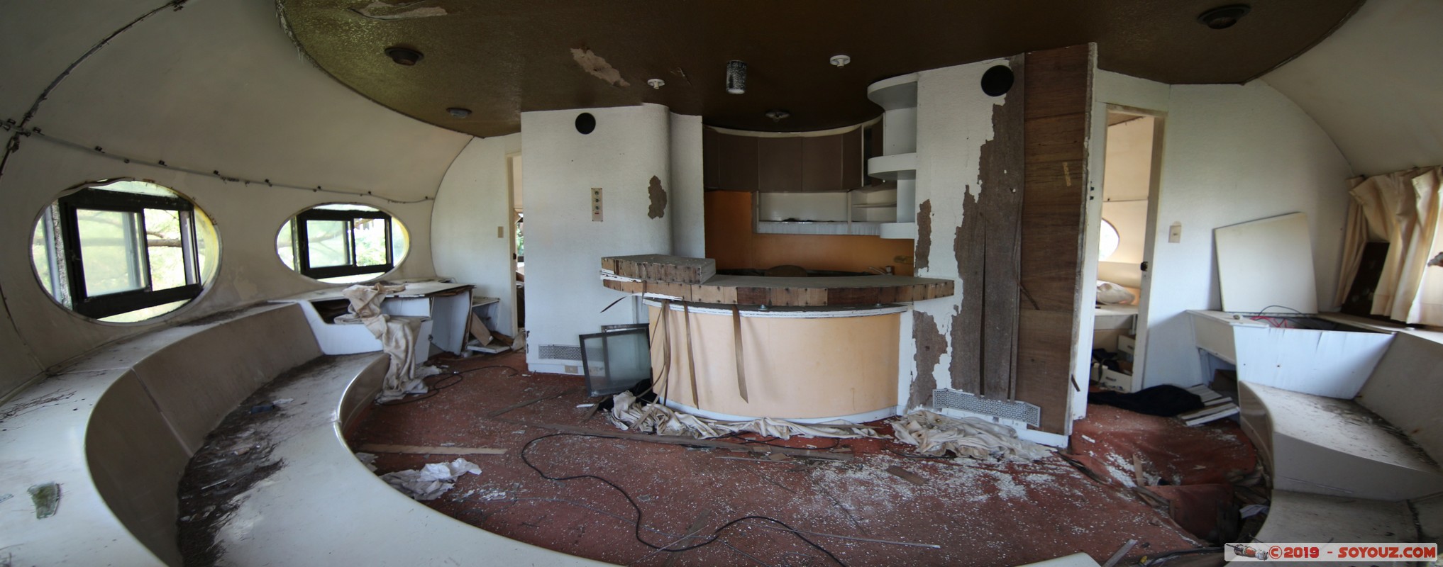 Wanli - UFO Village
Mots-clés: geo:lat=25.18680241 geo:lon=121.68562740 geotagged Meilun Taipeh Taiwan TWN New Taipei UFO Village Futuro House