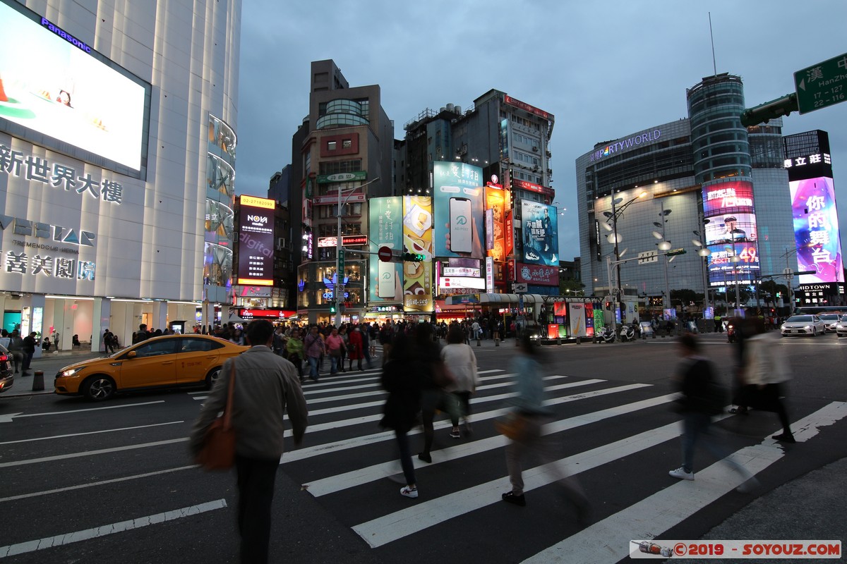 Taipei by night - Ximending
Mots-clés: geo:lat=25.04233489 geo:lon=121.50724188 geotagged Longshan Taiwan TWN Taipei New Taipei Nuit Wanhua District Ximending