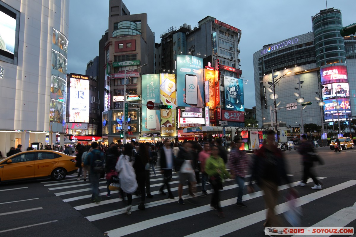 Taipei by night - Ximending
Mots-clés: geo:lat=25.04233489 geo:lon=121.50724188 geotagged Longshan Taiwan TWN Taipei New Taipei Nuit Wanhua District Ximending