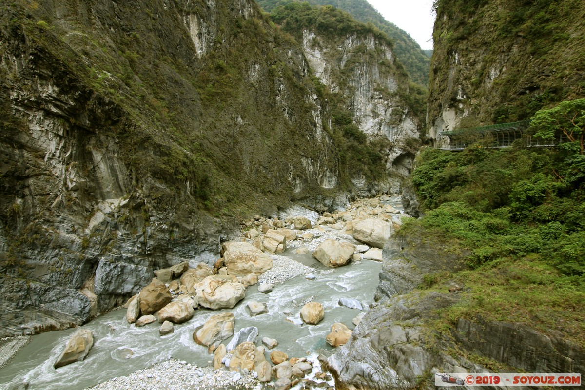 Taroko Gorge - Swallow Grotto Trail (Yanzikou)
Mots-clés: geo:lat=24.17195867 geo:lon=121.56104467 geotagged Taiwan TWN Yanzikou Hualien County Taroko Gorge Montagne Swallow Grotto Trail (Yanzikou) Riviere
