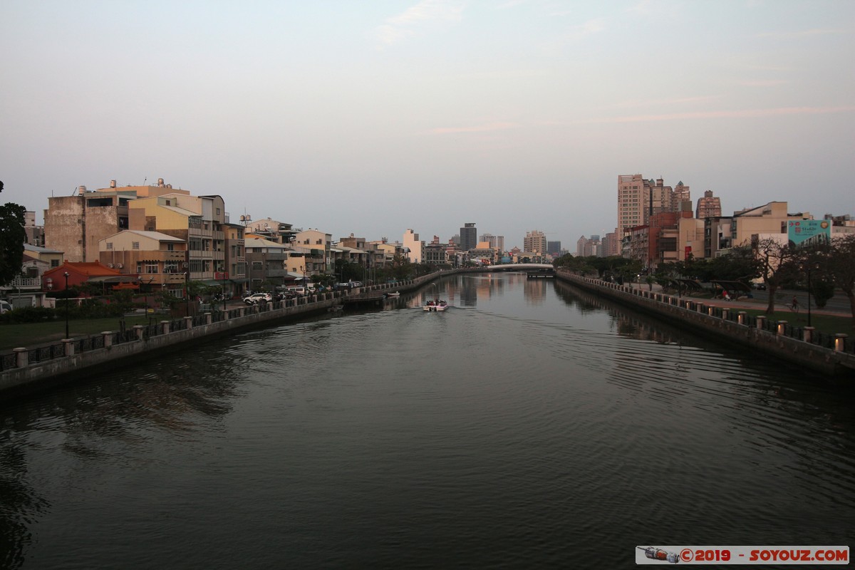 Tainan - Anping Canal Park at sunset
Mots-clés: Gangziwei geo:lat=22.99796449 geo:lon=120.16368218 geotagged Taiwan TWN Anping Canal Park Nuit canal